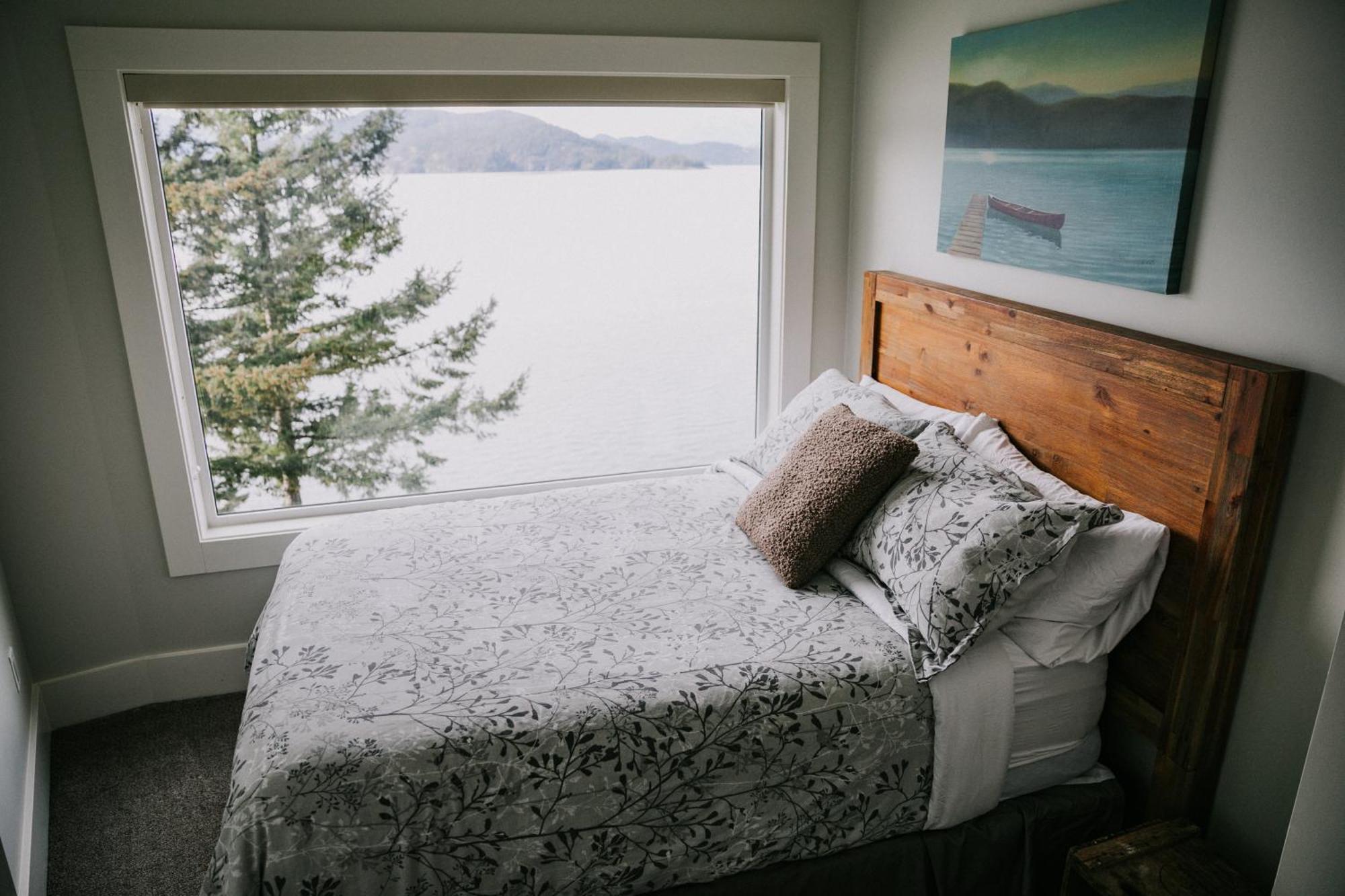 הריסון הוט ספרינגס The Lodge On Harrison Lake מראה חיצוני תמונה