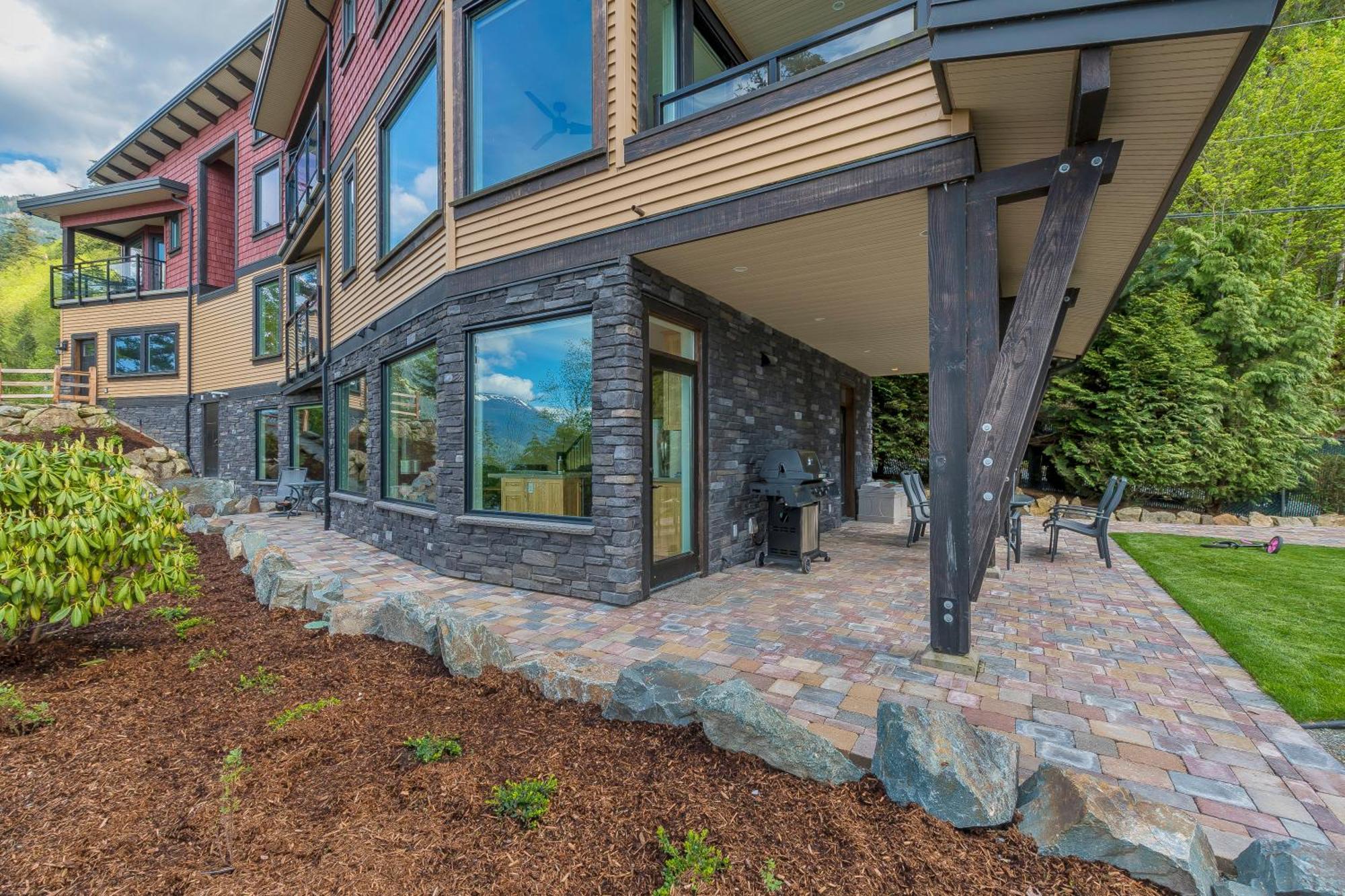 הריסון הוט ספרינגס The Lodge On Harrison Lake מראה חיצוני תמונה