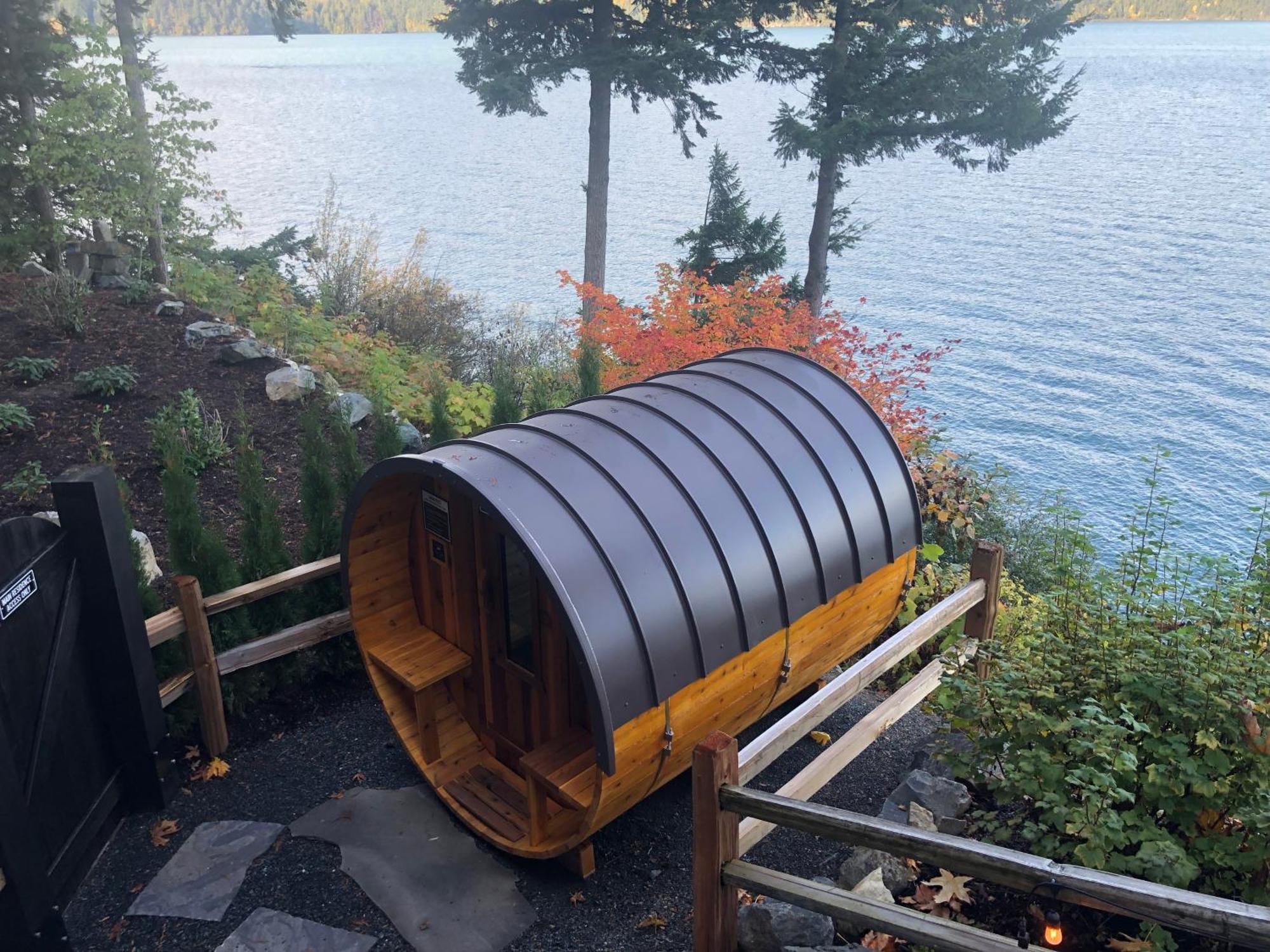 הריסון הוט ספרינגס The Lodge On Harrison Lake מראה חיצוני תמונה